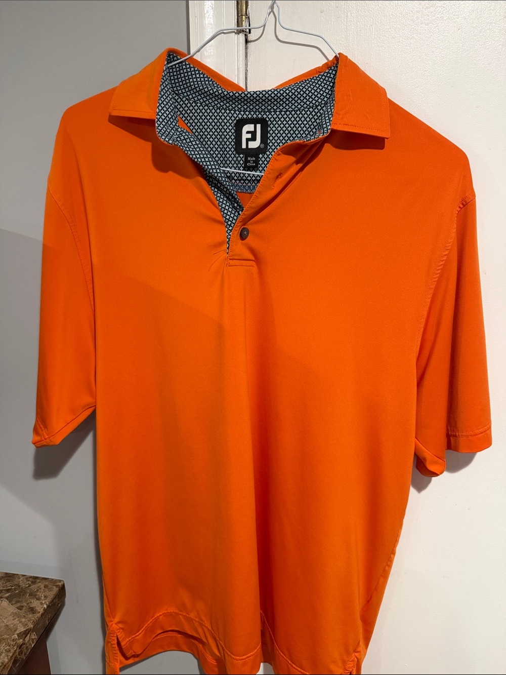FootJoy Men's Bright Orange Golf Polo with Contrast Inner Collar size Medium